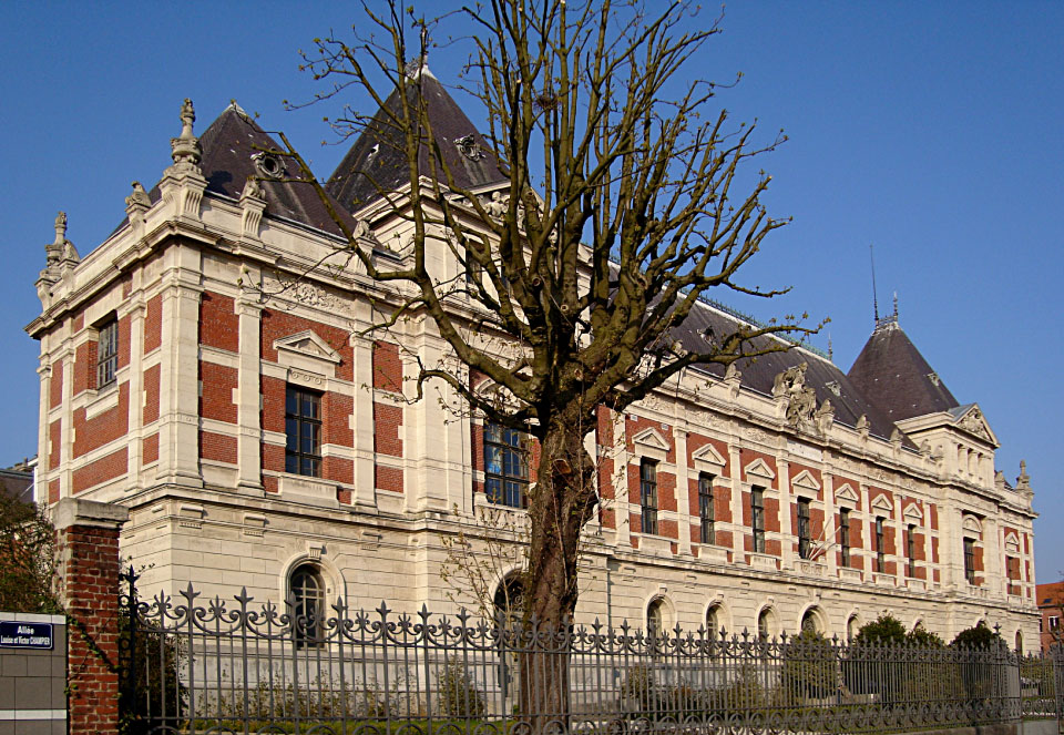 Bâtiment de l'ENSAIT - Photo : Velvet, Wikipédia (CC BY-SA 3.0)
