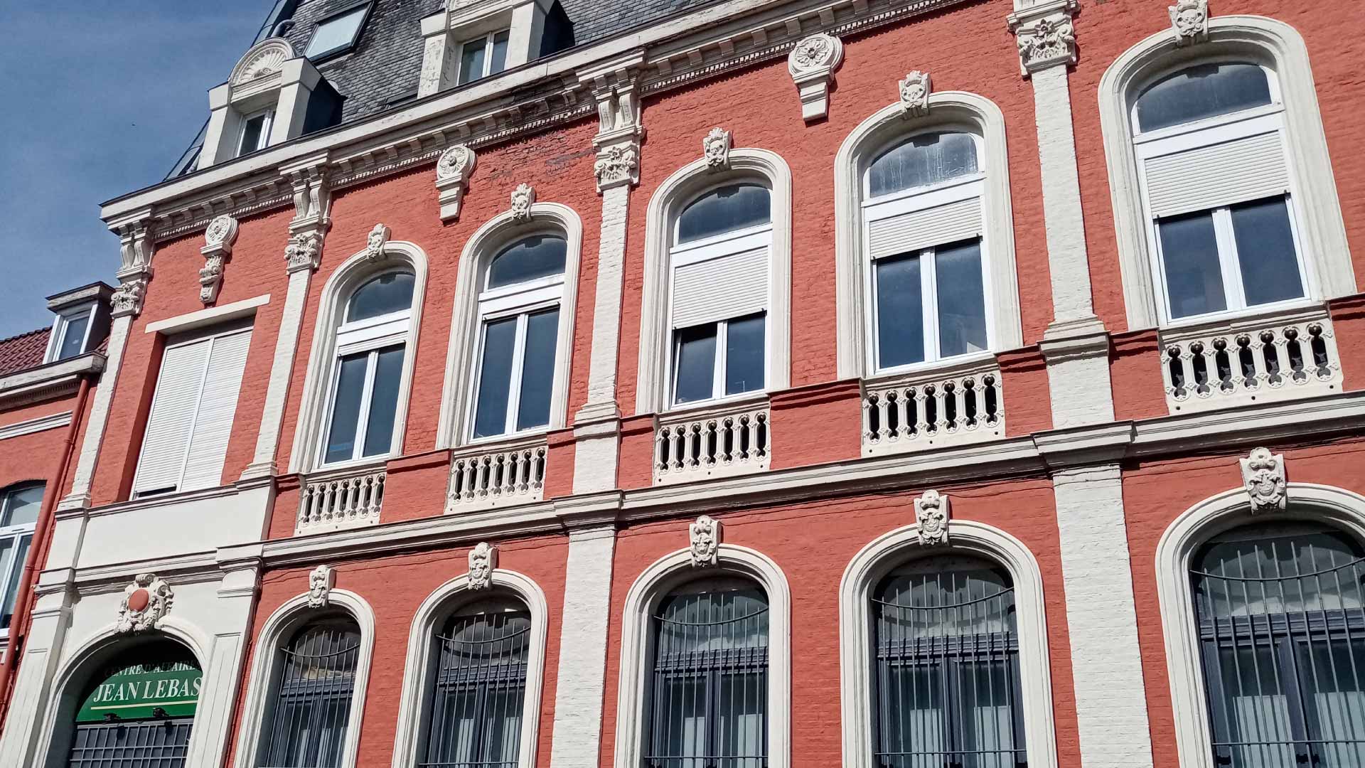 Façade avant du bâtiment, slideshow 01 - Locaux disponibles à Roubaix